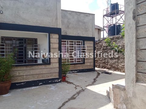 3 bedroom house for sale in Naivasha, kayole, Maryland estate. Newly built flat roof