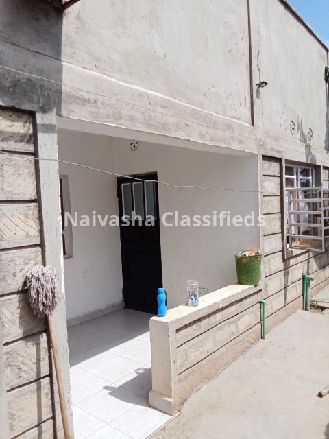3 bedroom house for sale in Naivasha, kayole, Maryland estate. Newly built flat roof