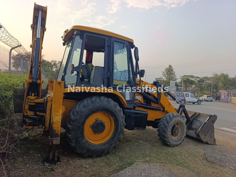Excavation, trenching,Landscaping, loading, Digging Foundations, Levelling construction sites, Clearing debris etc...