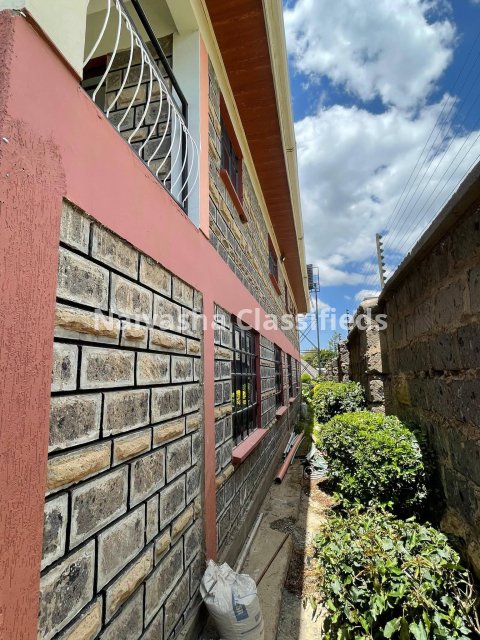 4 Bedroom Mansion for sale in Naivasha,Kinamba- sitting on 1/4 piece of land, 200mtrs from tarmac 4
