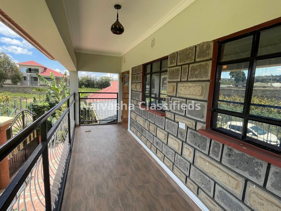 4 Bedroom Mansion for sale in Naivasha,Kinamba- sitting on 1/4 piece of land, 200mtrs from tarmac